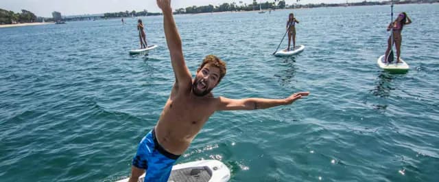 Actividades acuáticas en Barcelona: paddle surf, surf, windsurf