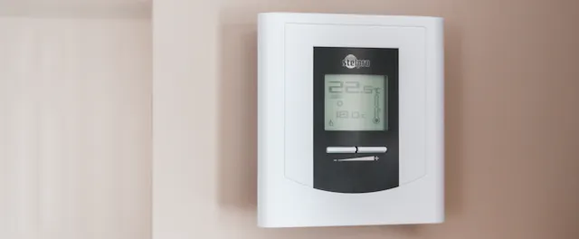 What's the temperature in Barcelona like throughout the year?