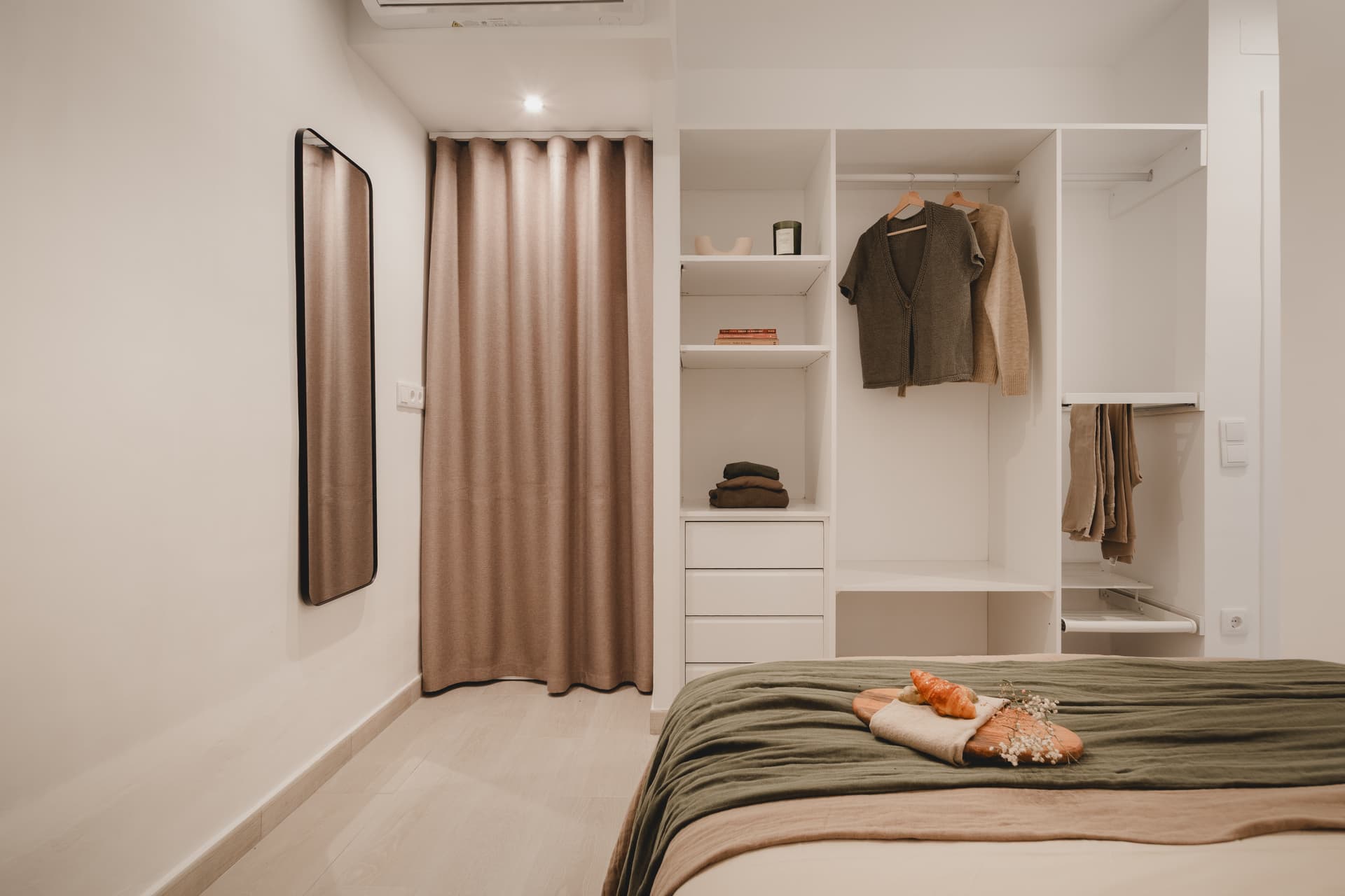 CBENI28 - H1 Private Bathroom