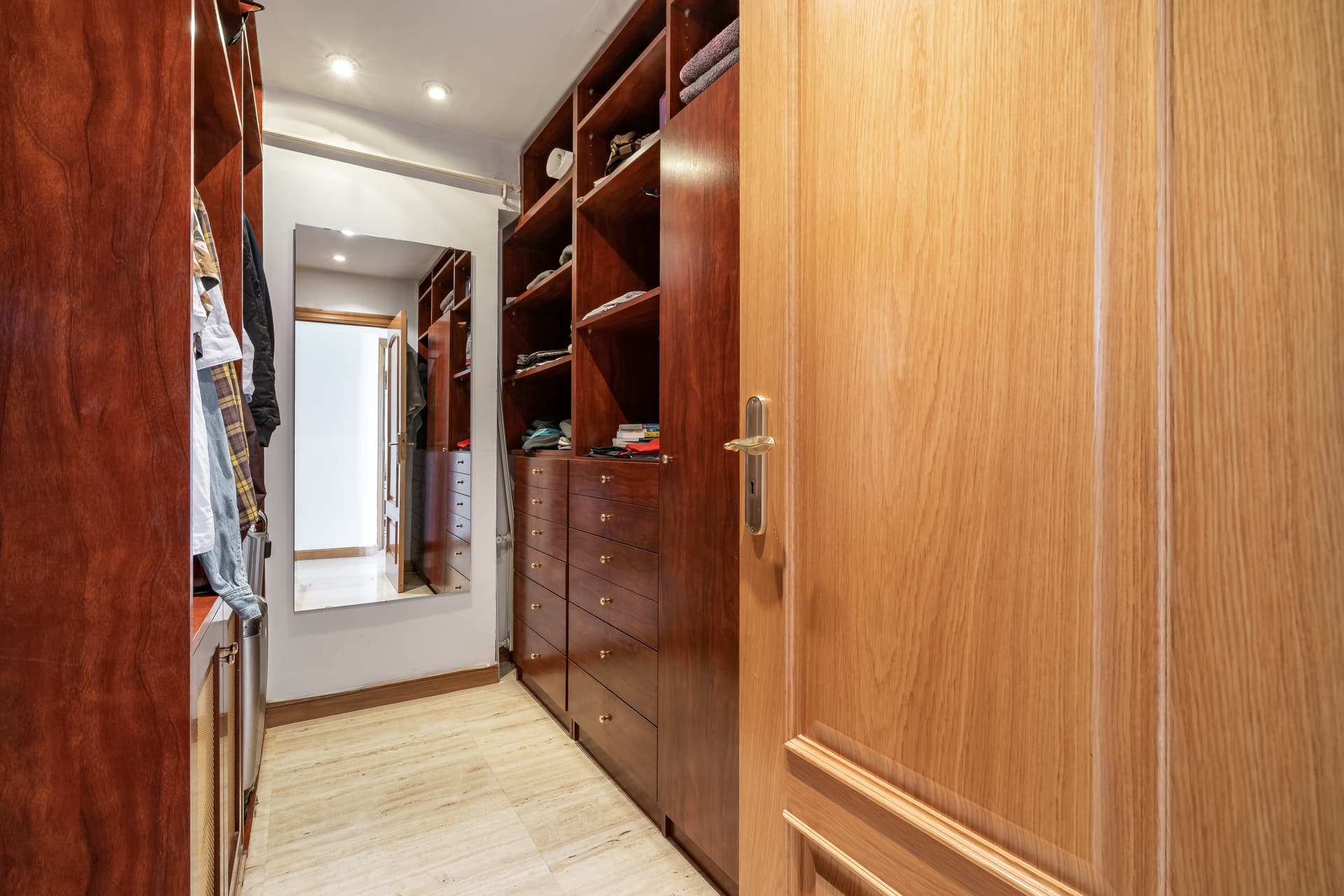 SE45 - H3 NARNIA CON BAÑO PRIVADO