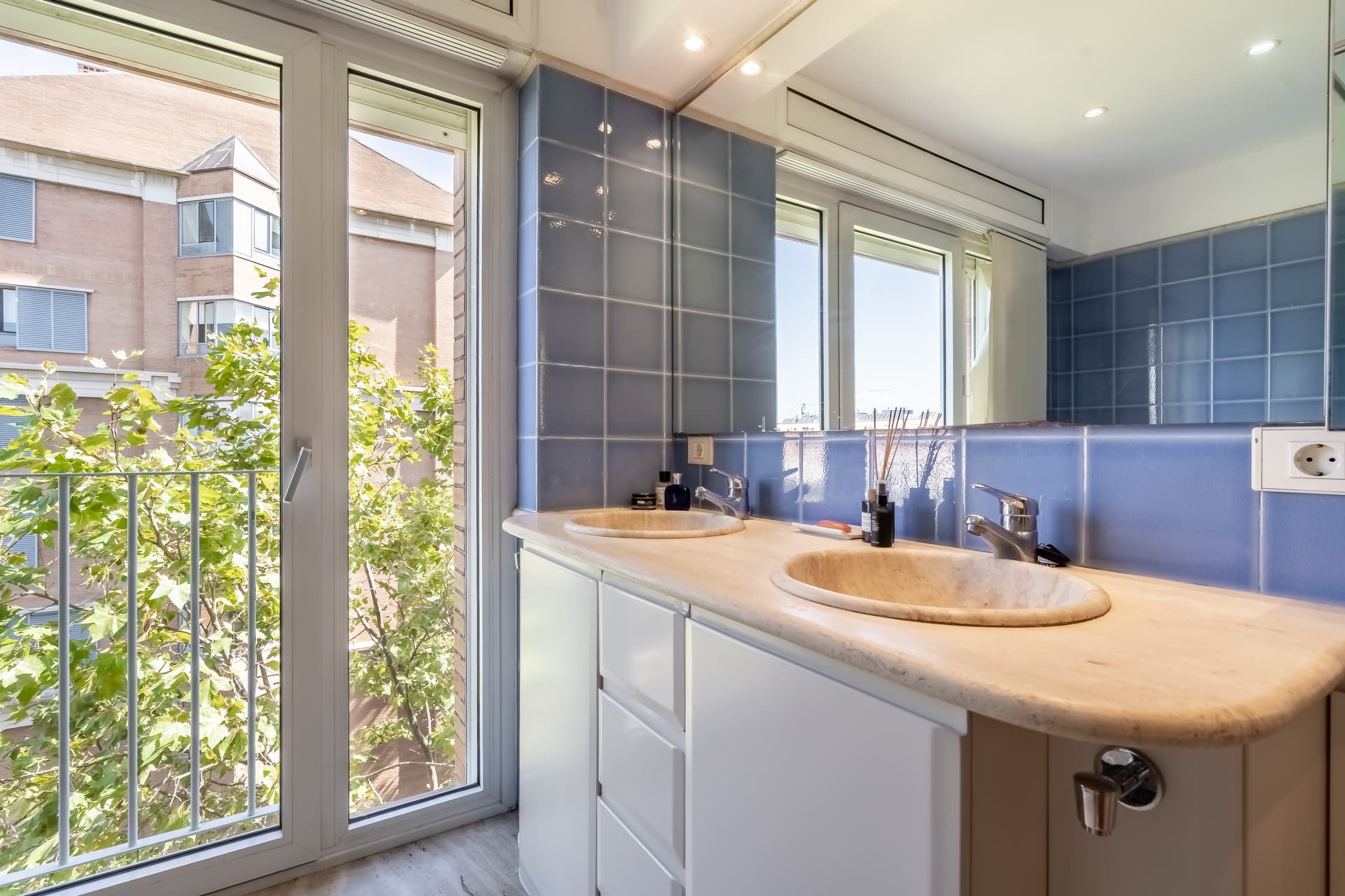 SE45 - H3 NARNIA CON BAÑO PRIVADO