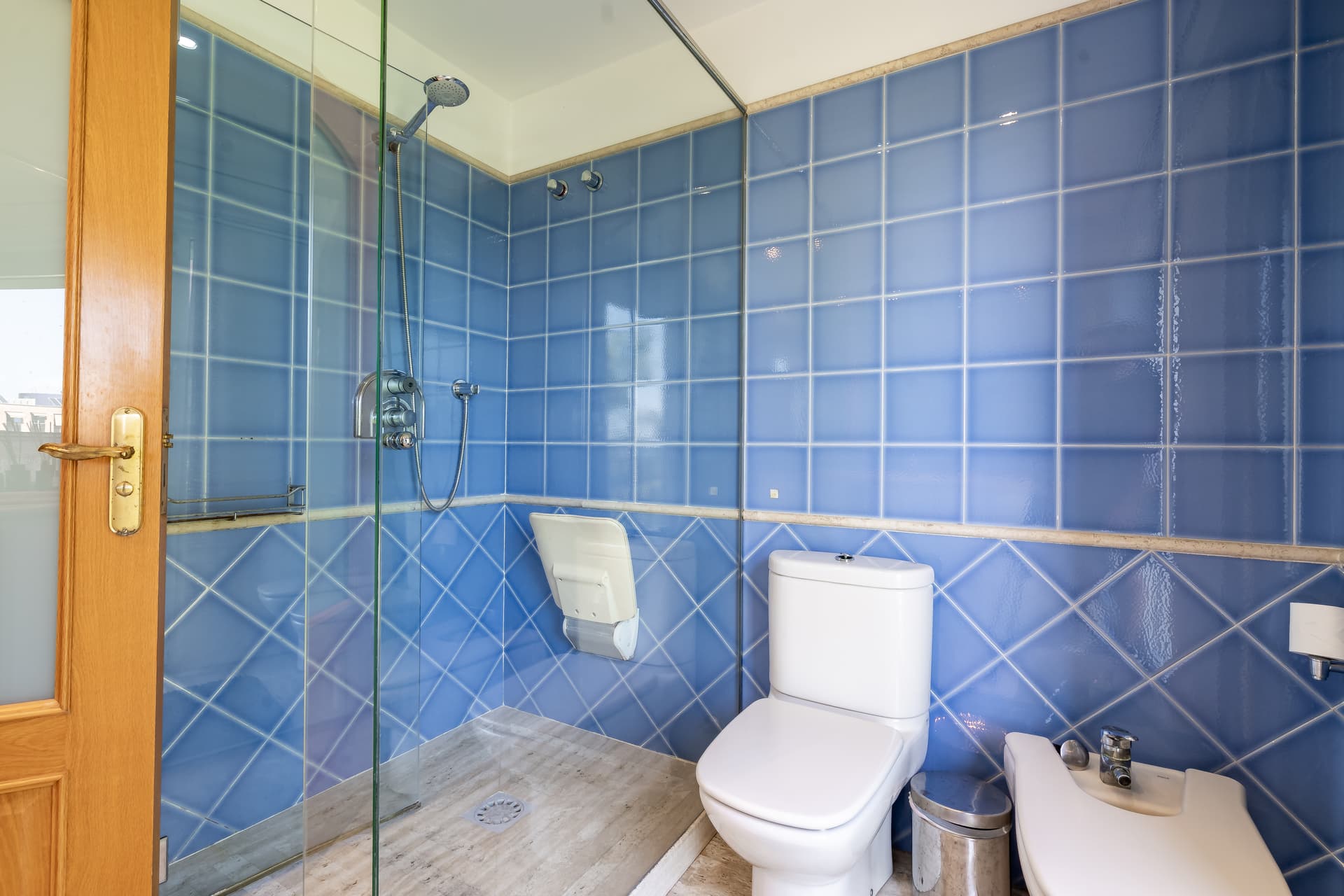 SE45 - H3 NARNIA CON BAÑO PRIVADO