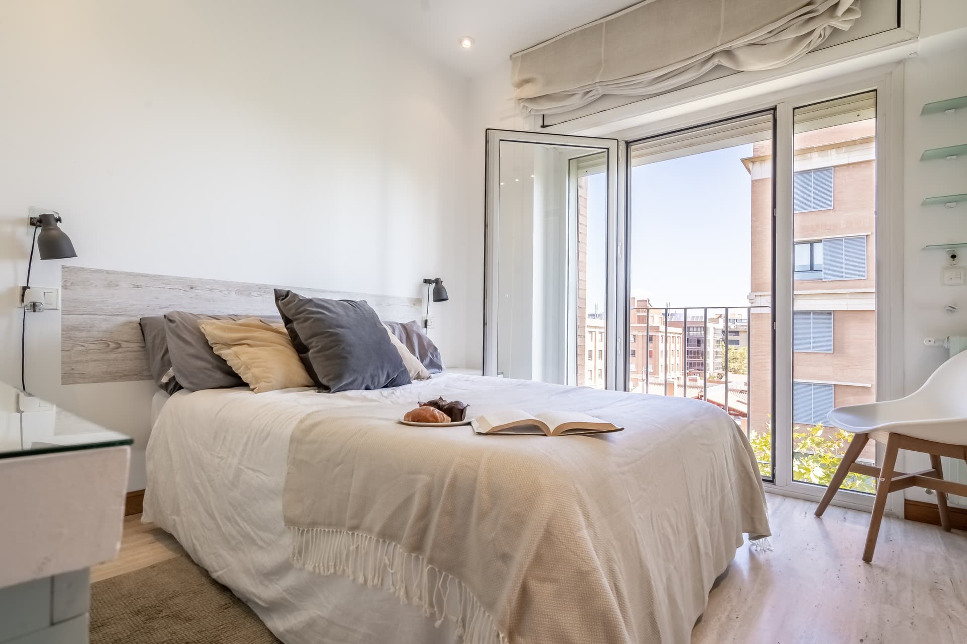 SE45 - H4 CELESTE CON BAÑO PRIVADO NO PAREJAS