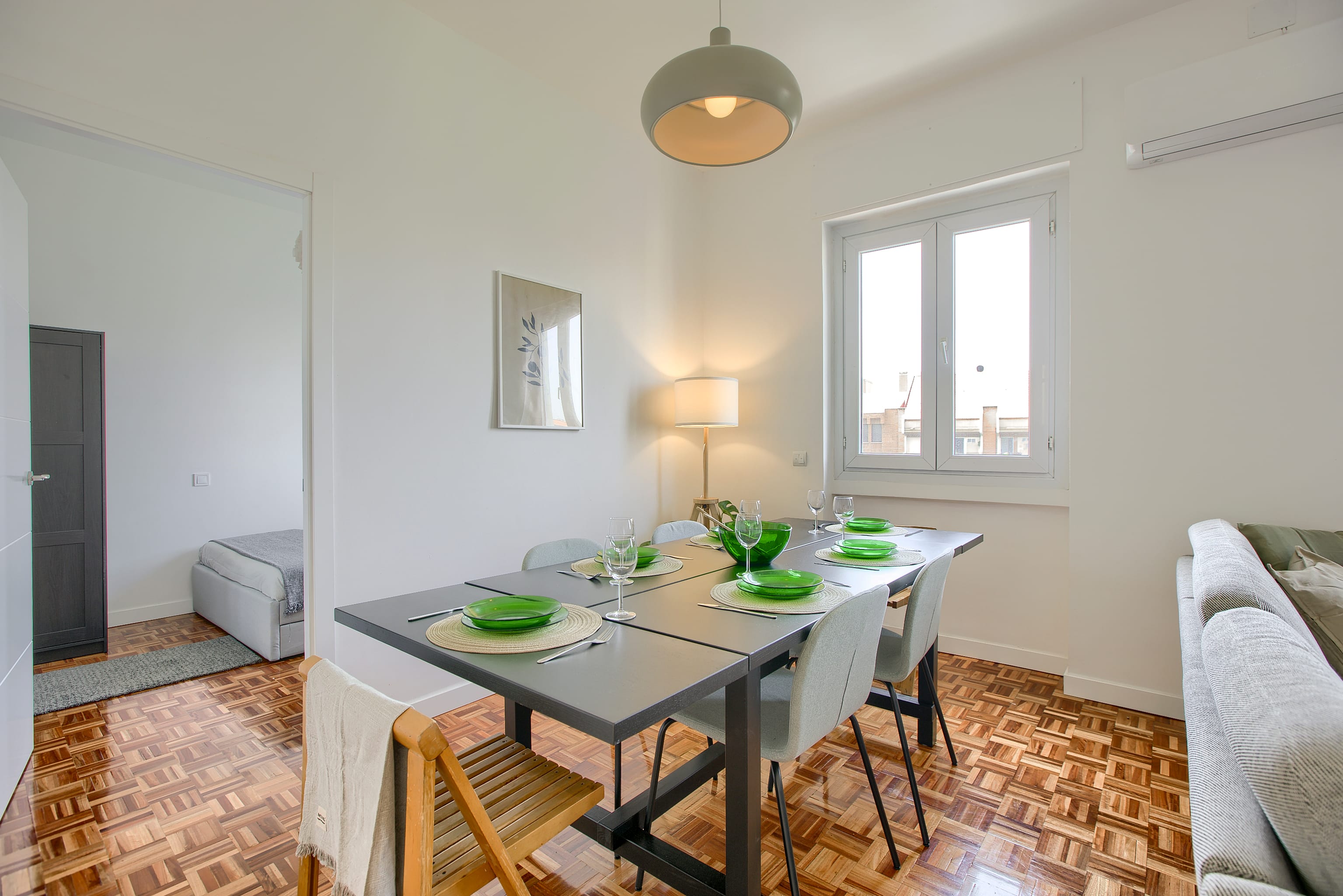 C. las Descargas, 6 - 2