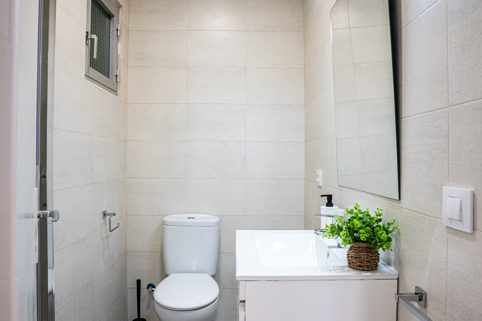 CEABER37 - H3 PRIVATE BATHROOM