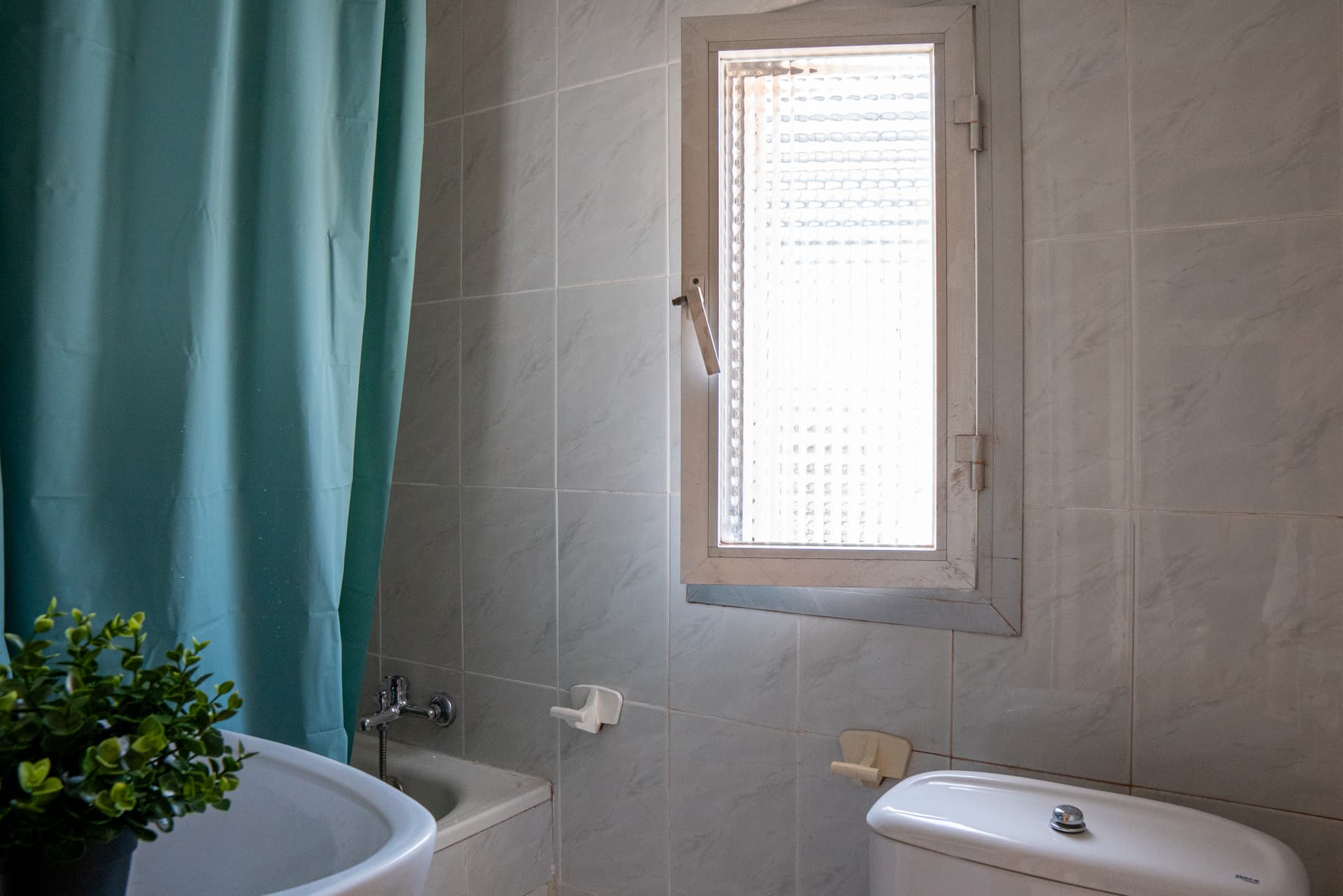 MIL33 - H5 Private bathroom