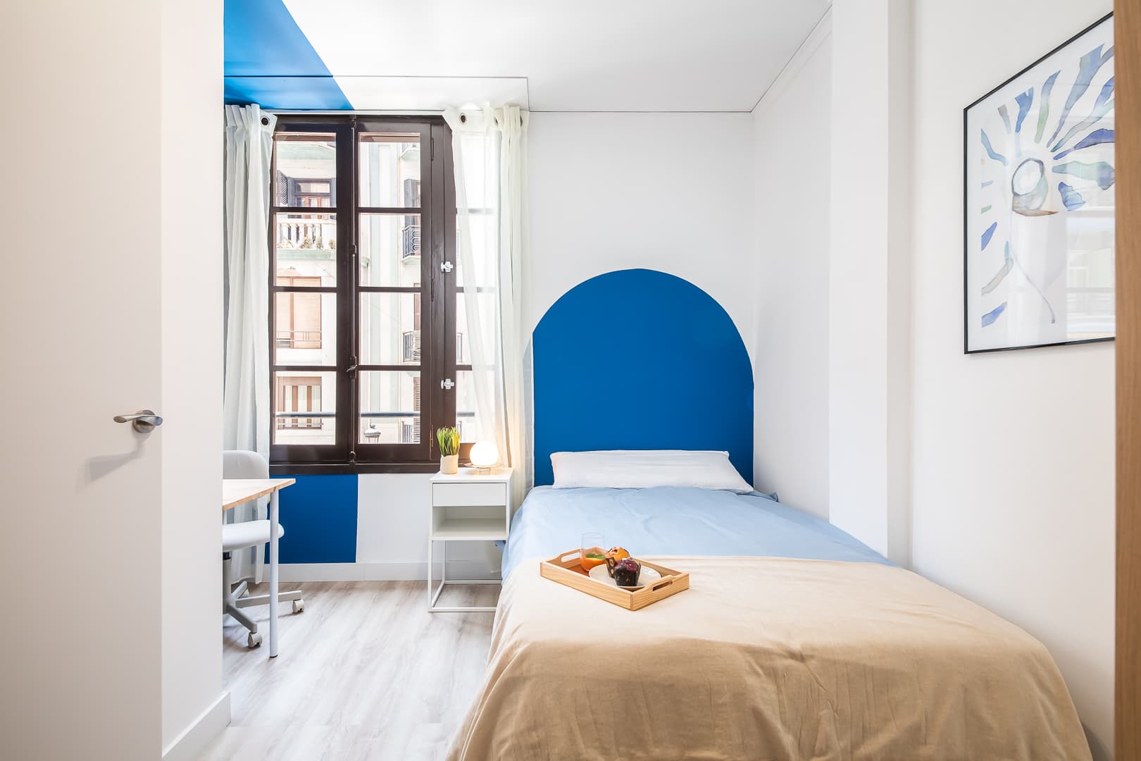 CASTE15 - H4 exterior salon ventanas madera