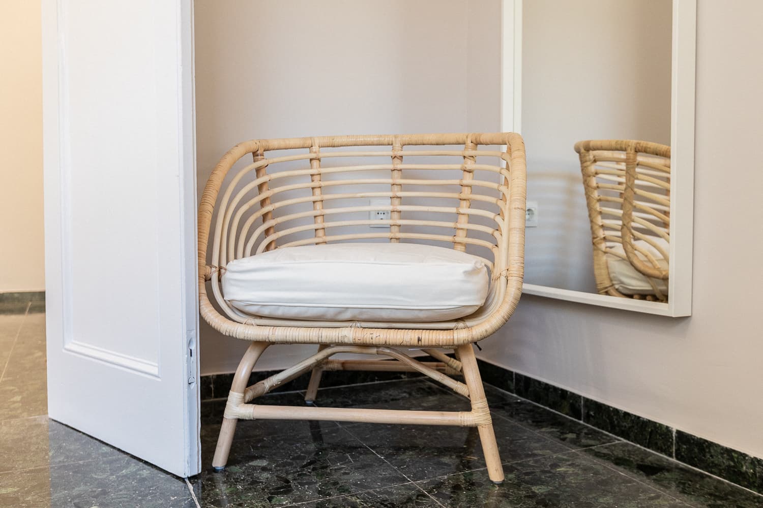 NAVE9 - H1 CLOSET ABIERTO