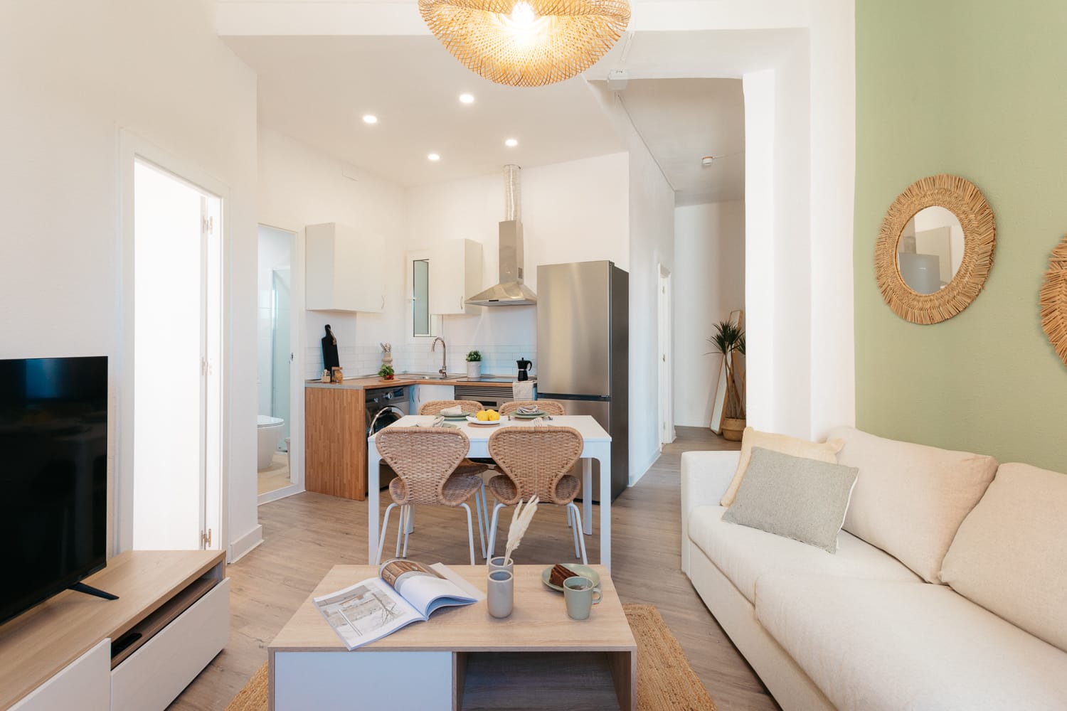 P.Ricard Verde, 1 - 2