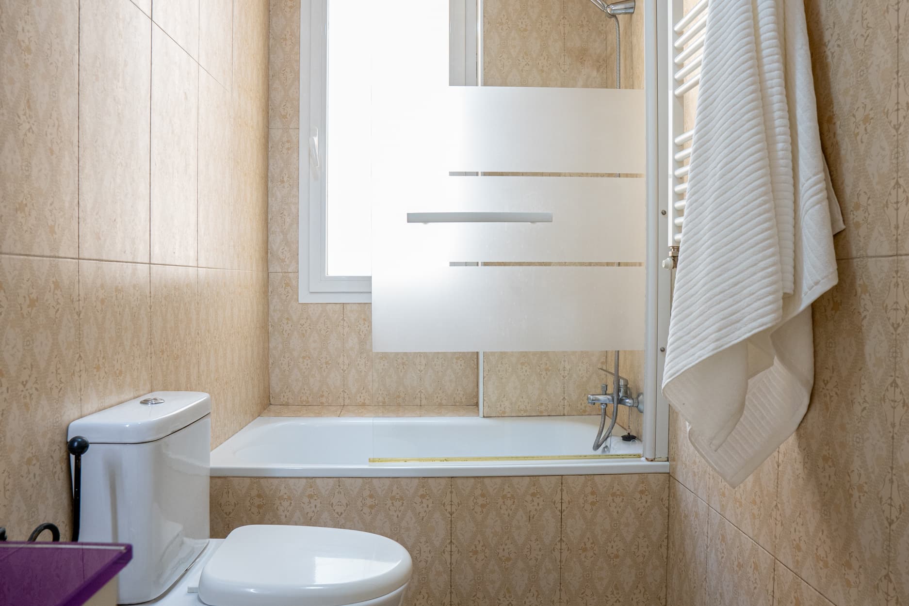 GAL71 - H4 PRIVATE BATHROOM